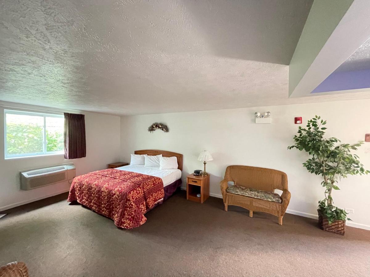 Vibe Inn - Whirlpools Suites - Lyons Extérieur photo